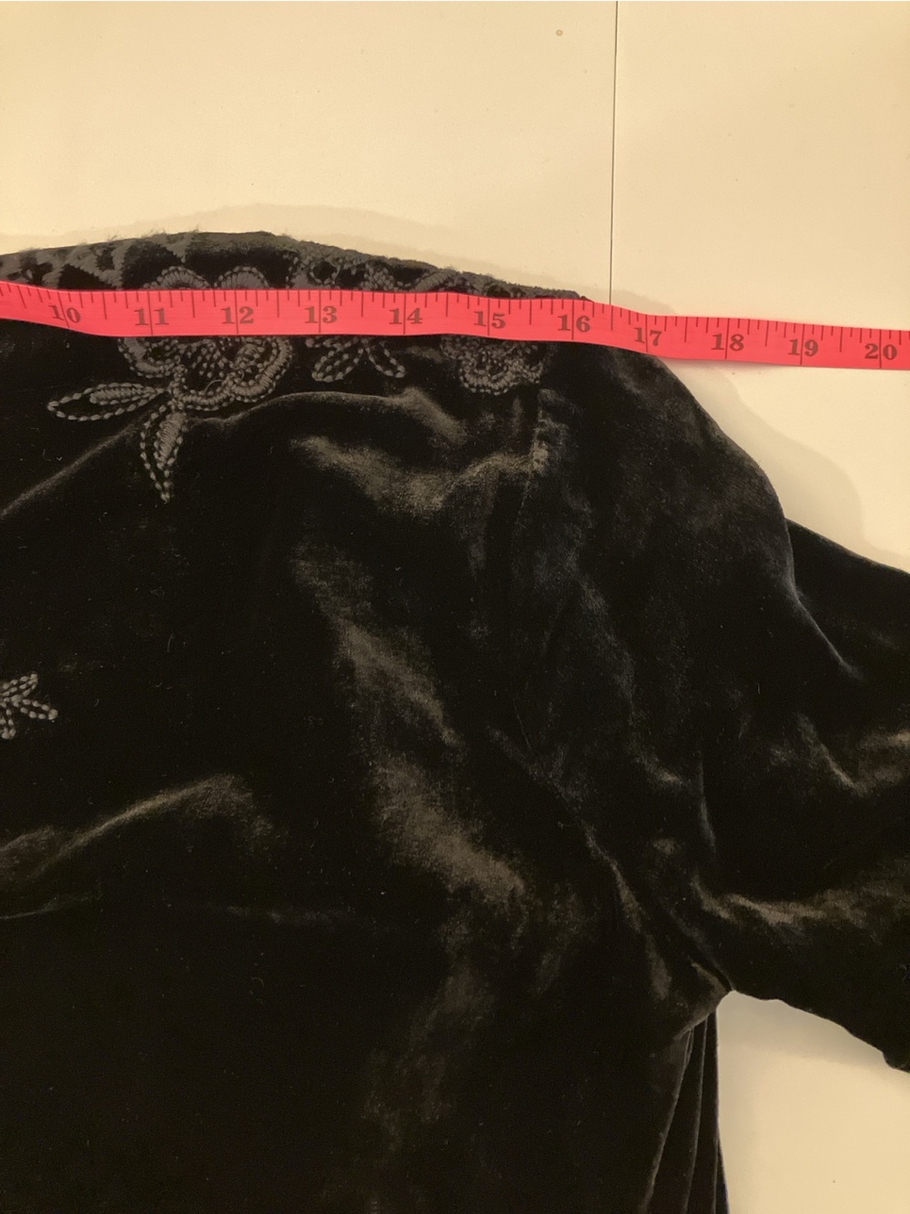 Johnny Was Black Velvet Floral Embroidered Bell Sleeve Kimono Duster Cardigan - Picture 14 of 15